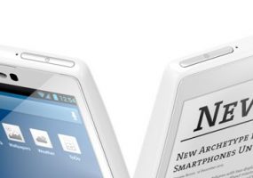 Yota Devices представила смартфон с двумя экранами