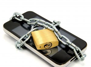 Apple вводит двухступенчатую проверку учетных записей