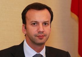 Дворкович займется инновациями вместо Суркова