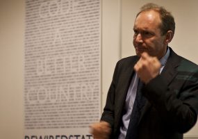 Изобретатель Сети призывает создать интернет-конституцию