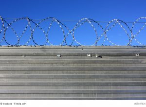 Для Twitter и Facebook приняли персональный закон