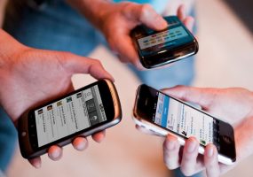 Компании МТС и «Связной» оценили масштабы падения рынка смартфонов