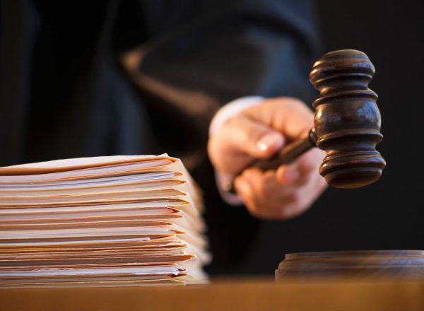 Новый закон позволяет участвовать онлайн в заседании судов