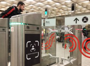 У пользователей расплачивающихся в метро Face Pay многократно списали деньги