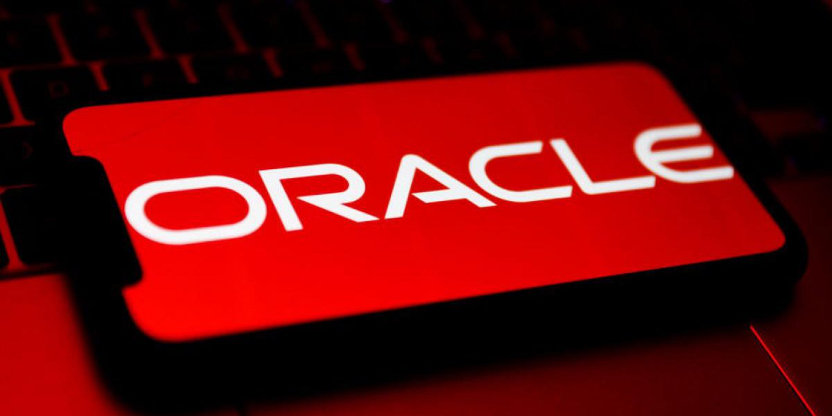 Oracle объявила о приостановке всех операций в России