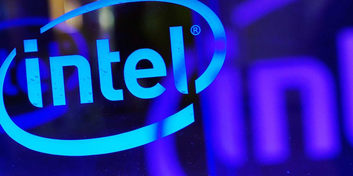 Intel приостановил работу в России