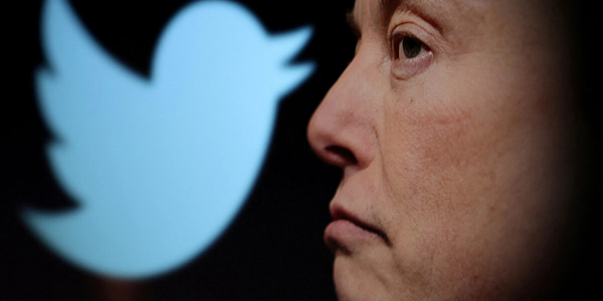 Бывшие топ-менеджеры Twitter потребовали от компании более $1 млн