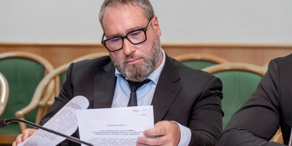 «Единая Россия» разрабатывает законопроект о регулировании ИИ-технологий