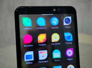 На иностранные смартфоны планируют устанавливать отечественные ОС