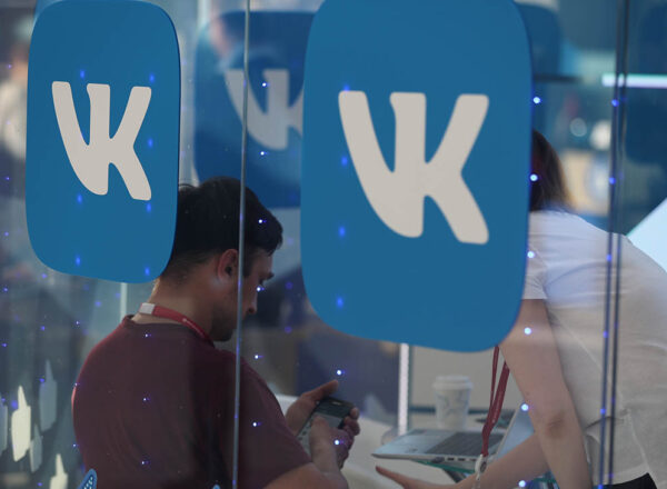 Пользователи проводят в ВКонтакте в 10 раз больше времени, чем в Instagram*, Facebook*, Likee и Twitter