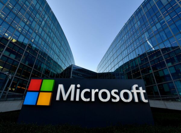 Разработчик чат-бота ChatGPT может быть поглощен Microsoft