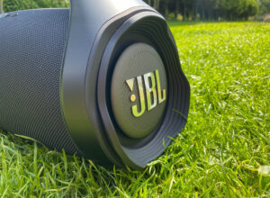 Производитель колонок «Урал» выиграл суд у JBL