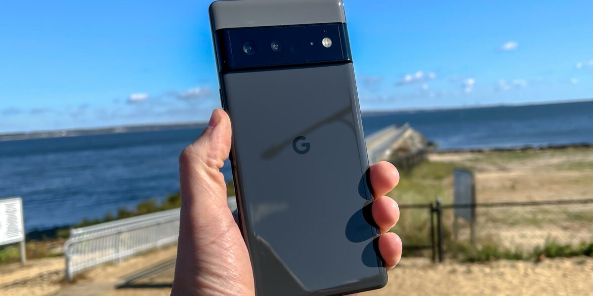 В телефонах Google Pixel 7 и 8 появилась расшифровка записей диктофона на русский язык