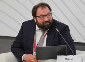 Максут Шадаев допустил временные отключения 4G в некоторых регионах России