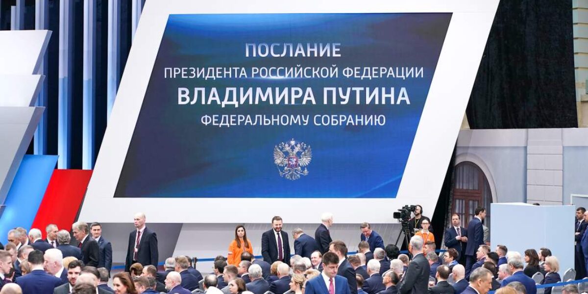 Владимир Путин поручил направить 116 млрд рублей на развитие спутниковой группировки