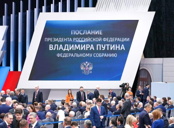 Владимир Путин поручил направить 116 млрд рублей на развитие спутниковой группировки