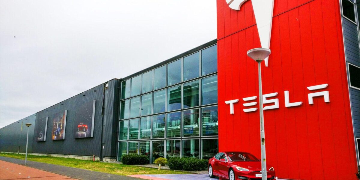 Акционеры Tesla одобрили решение о выплате Илону Маску рекордного бонуса в $45 млрд