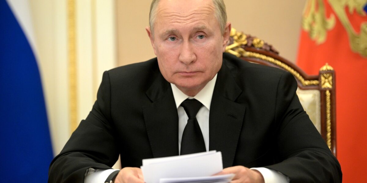 Президент России запретил госорганам использовать сервисы по кибербезопасности из недружественных стран