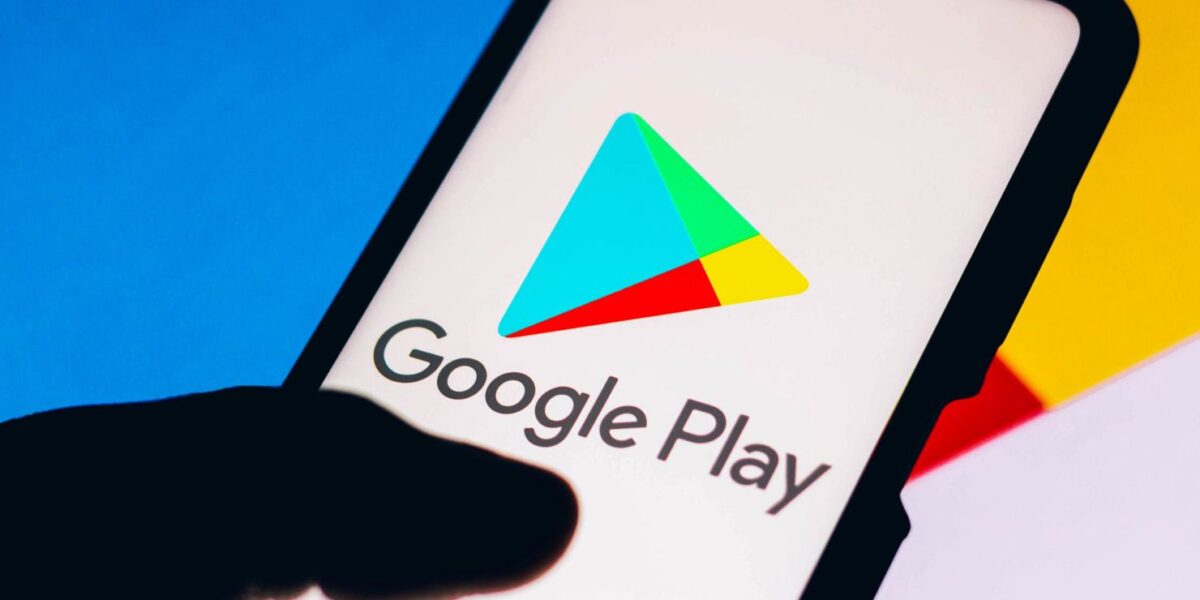 Google начал бороться с альтернативными магазинами приложений