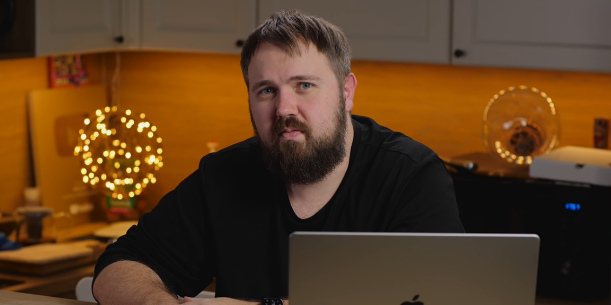 Российский блогер Wylsacom показал новый MacBook Pro M4 до официальной презентации