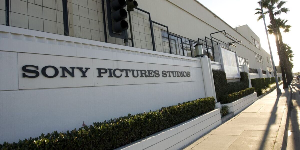 Экс-офис Sony Pictures требует от киносетей почти ₽1 млрд