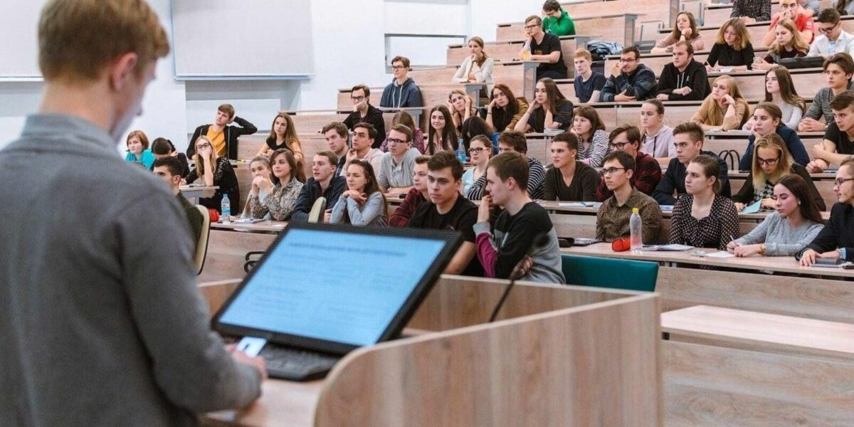 Будущие IT-специалисты стали чаще выбирать искусственный интеллект