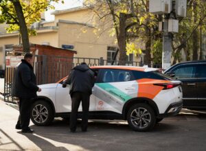 Делимобиль сократил чистый убыток на 18% до 1 млрд рублей