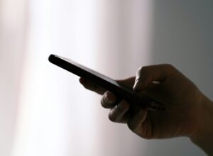 Аксаков предложил включить все банки РФ в «белые списки»