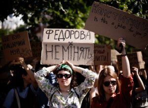 Российские силовики взломали телефон экс-главы Минобороны Украины