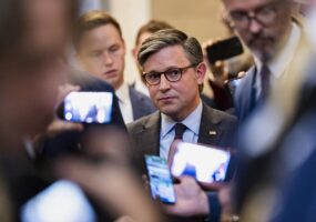 Конгресс США ответил на предупреждение о захвате интернета «роем ИИ»
