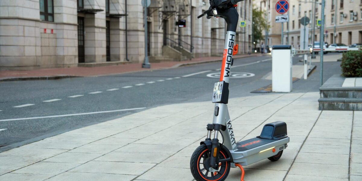 Whoosh и Segway тестируют новый электросамокат в Москве с запасом хода 60 км