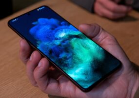 Двухлетние Samsung Galaxy S24 получили функции Galaxy S26 и Z Fold8 с новой бетой One UI 9