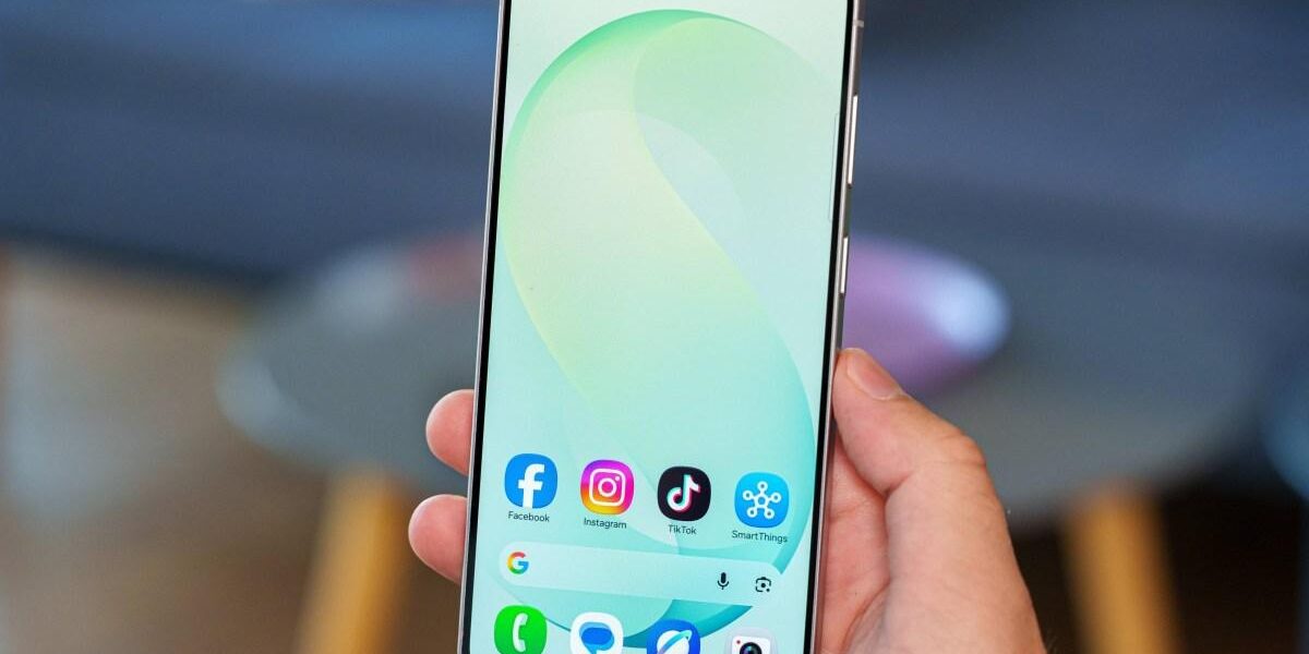 Samsung Galaxy S26 FE заметно превзошел Galaxy S25 FE по автономности