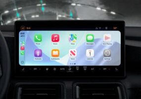 В машинах с Apple CarPlay появился Claude от Anthropic
