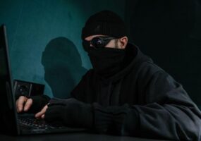 ИИ помог мошенникам заработать 442 млрд долларов