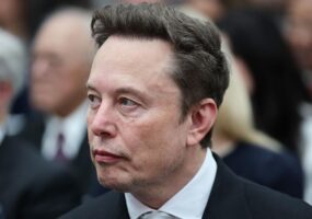 FT назвала сделку по слиянию Tesla и SpaceX ставкой «ва-банк» на ИИ