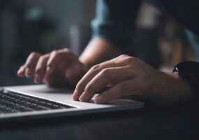 Япония создаст команду хакеров для борьбы с кибератаками с помощью ИИ
