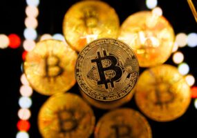 Акции криптокомпаний упали после взлома биржи Binance