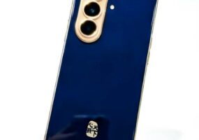 Новый флагман Samsung W27 показали на фото