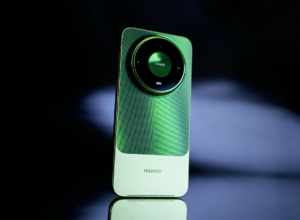 Экран яркостью до 12 000 нит, Kirin 9050 Pro, IP69, 6800 мА•ч и топовая камера. Huawei Mate 90 Pro Max показали вживую после начала продаж