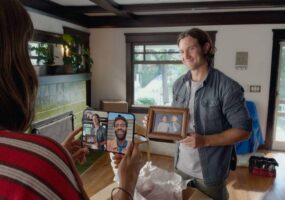 Apple лишила iPhone Duo функции зрительного контакта в FaceTime